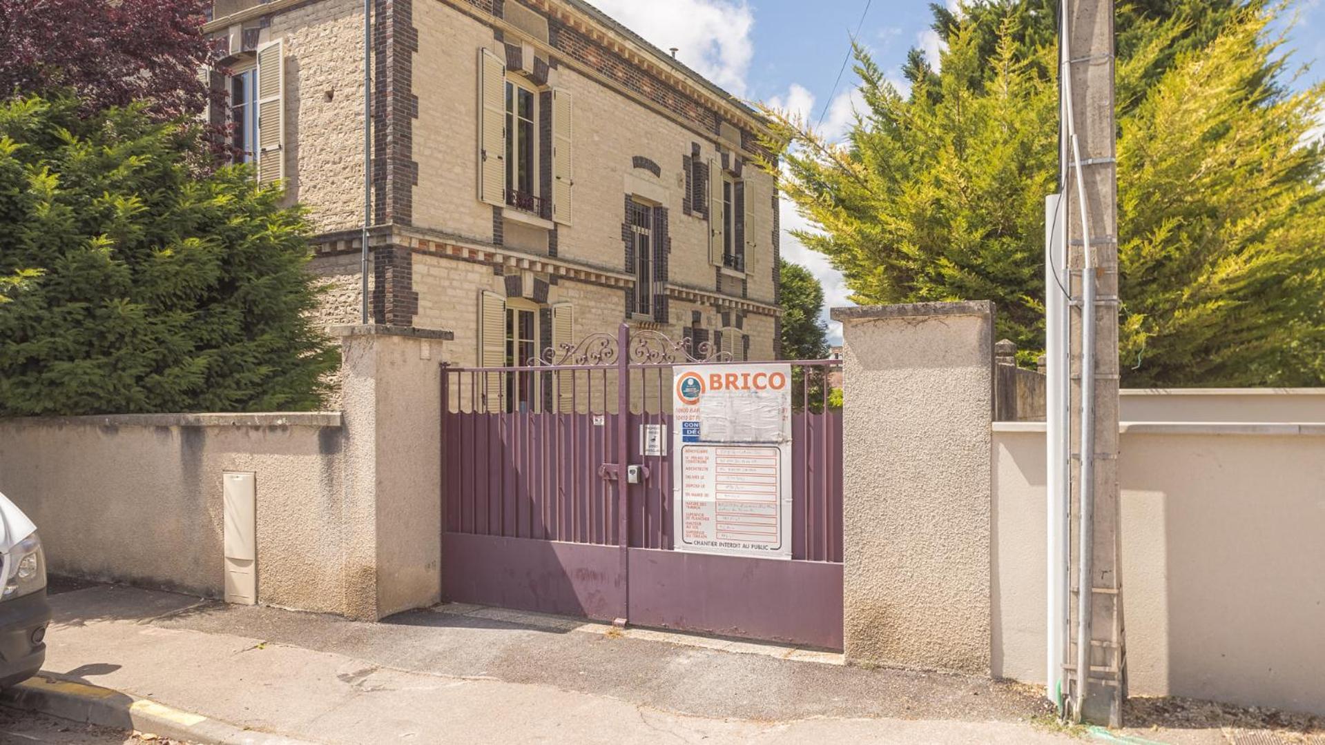 Bonappart 13 - Charme Napoleonien & Confort Troyes Exterior photo